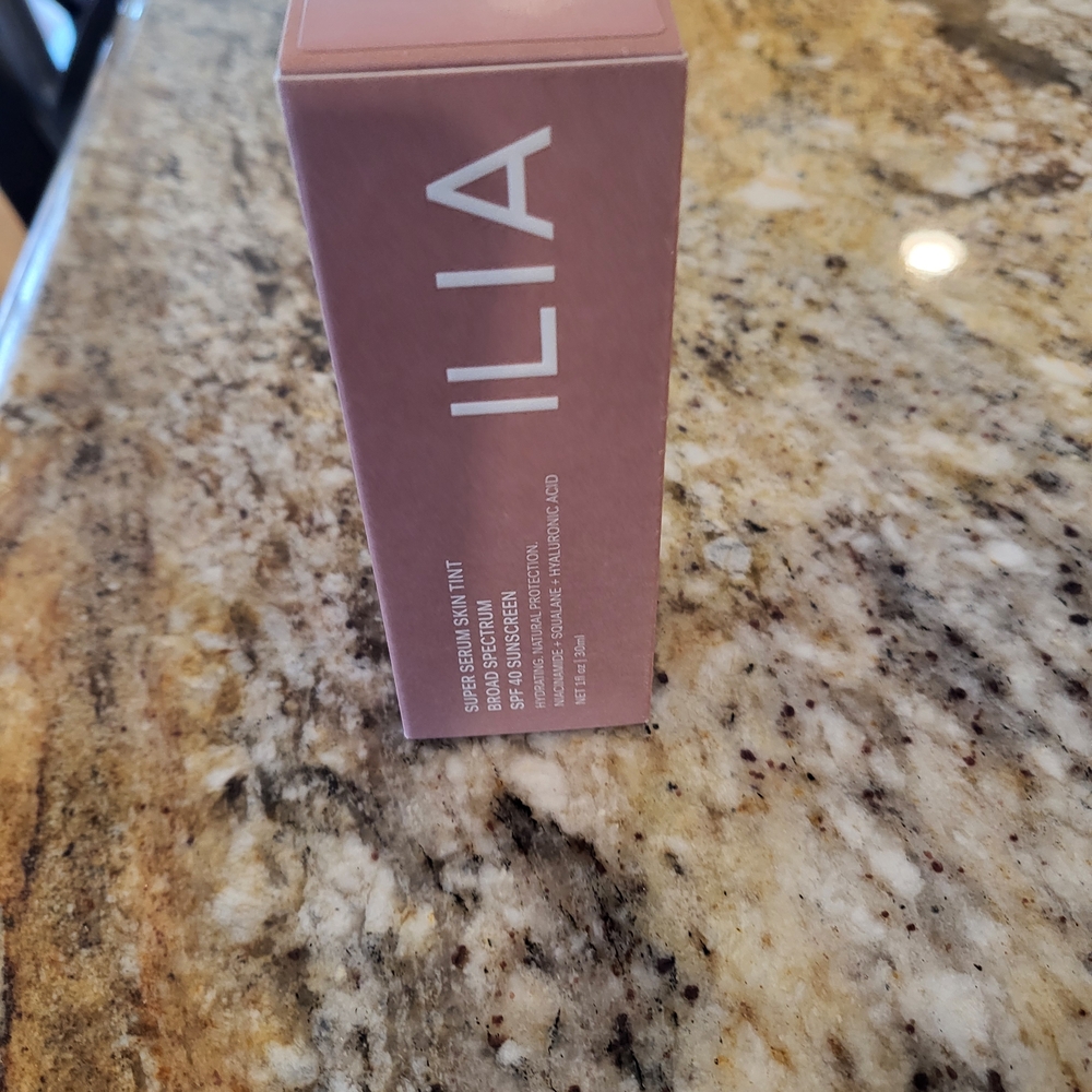 ILIA Super Serum Skin Tint SPF 40